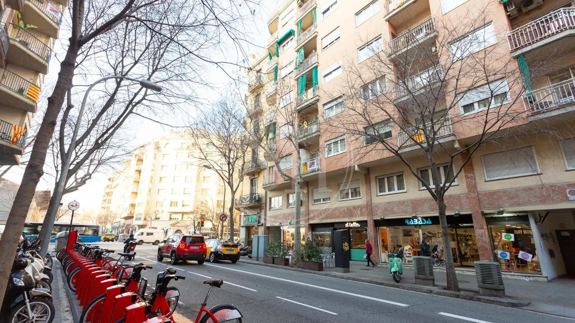 Apartamento Familiar Junto A Hospital Clinic Barcelona Apartment